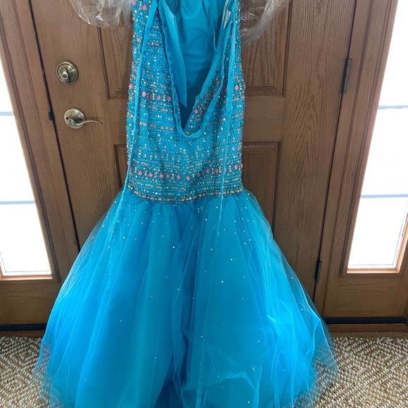 Mori Lee Prom Dress - Picture 4 of 4